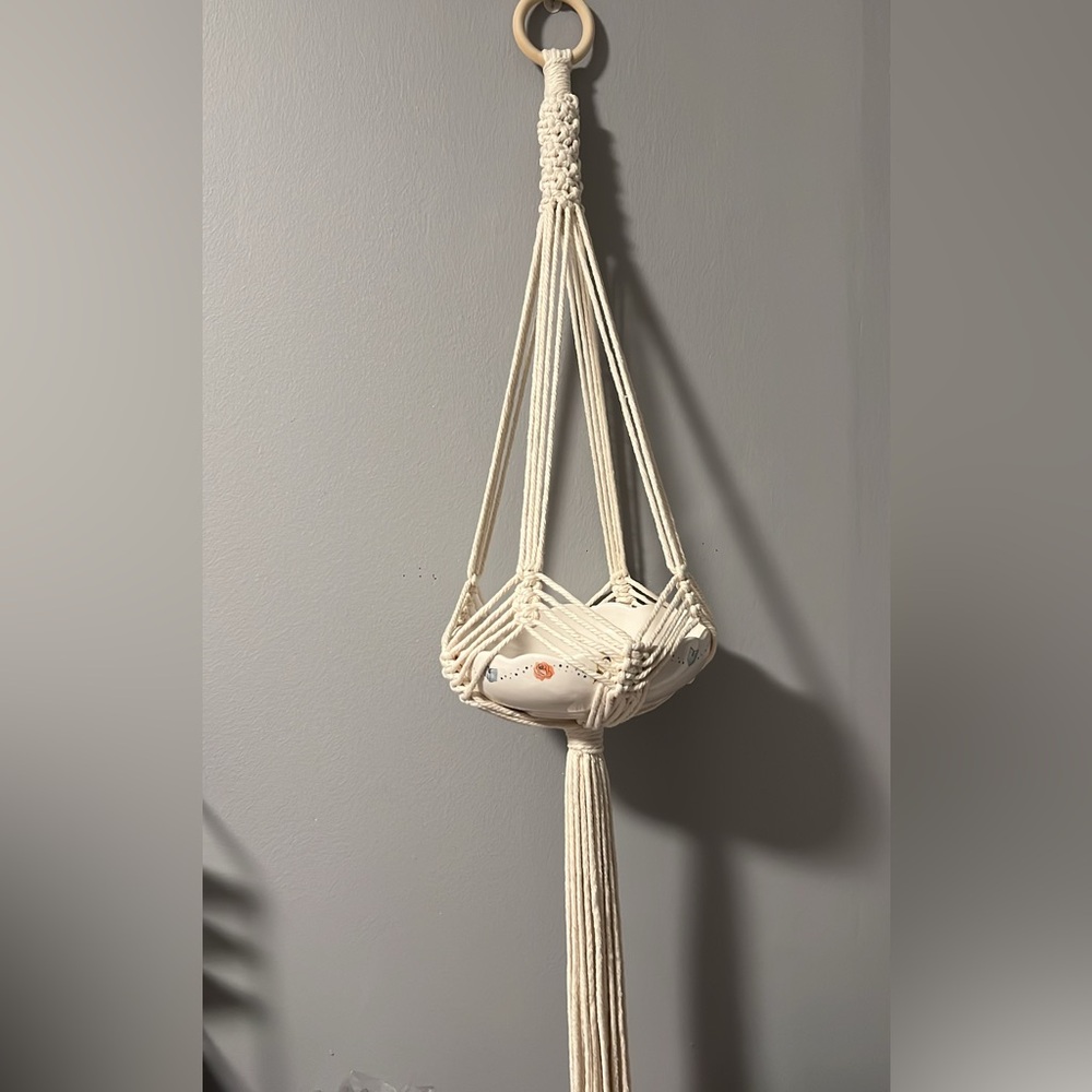 Cream Macramé plant holder - Picture 6 of 8